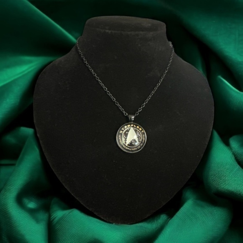 Star Fleet Necklace 🦕